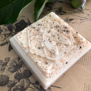 Honey Bee - Tasmanian Leatherwood Soaps - Natural Skincare - Blended in Tasmania- Salamanca Skincare Co